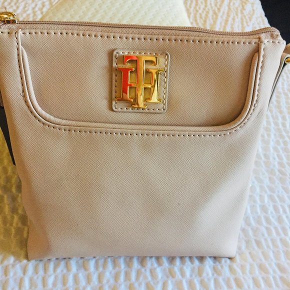 Tommy Hilfiger Women Cream Crossbody Bag - Picture 2 of 16